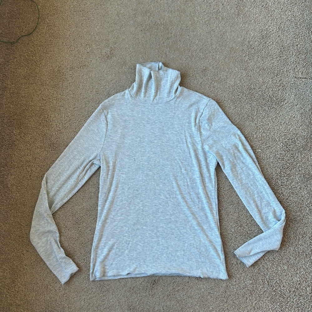 Abercrombie women’s thin turtleneck ribbed shirt